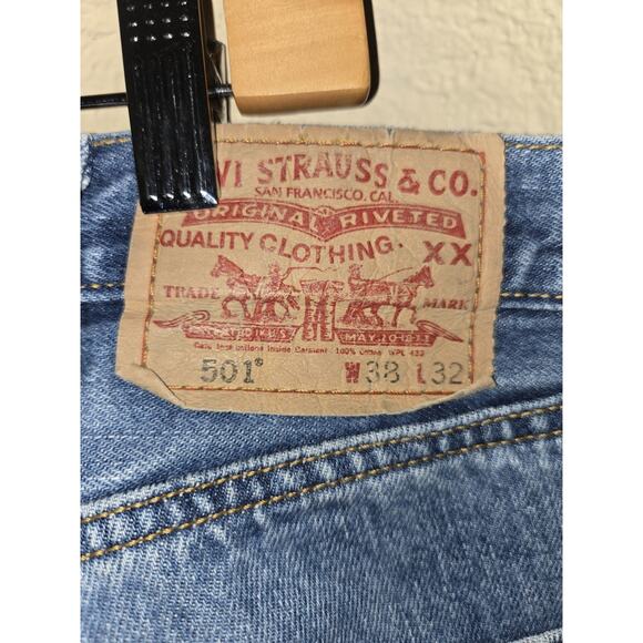 Vintage Levi's 501 Button Fly Straight Leg, Medium Wash Denim Jeans, Size 38x32 - Picture 7 of 8